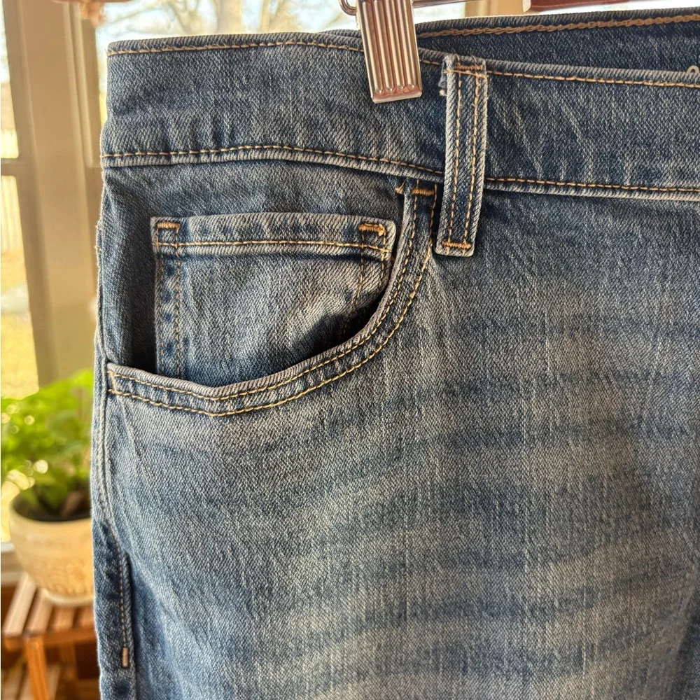 Women’s Old Navy Wow Boyfriend Blue Jeans - Picture 4 of 6